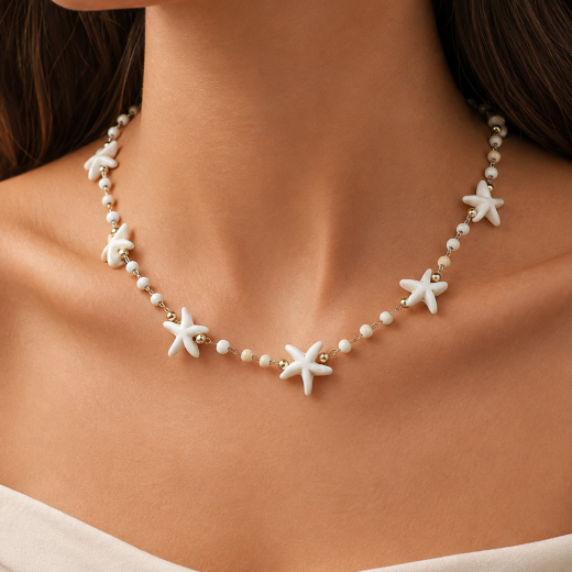 Gargantilha Feminina Bolinhas com Estrela Marinha e Pérolas Dourada Coleção Pérola do Mar