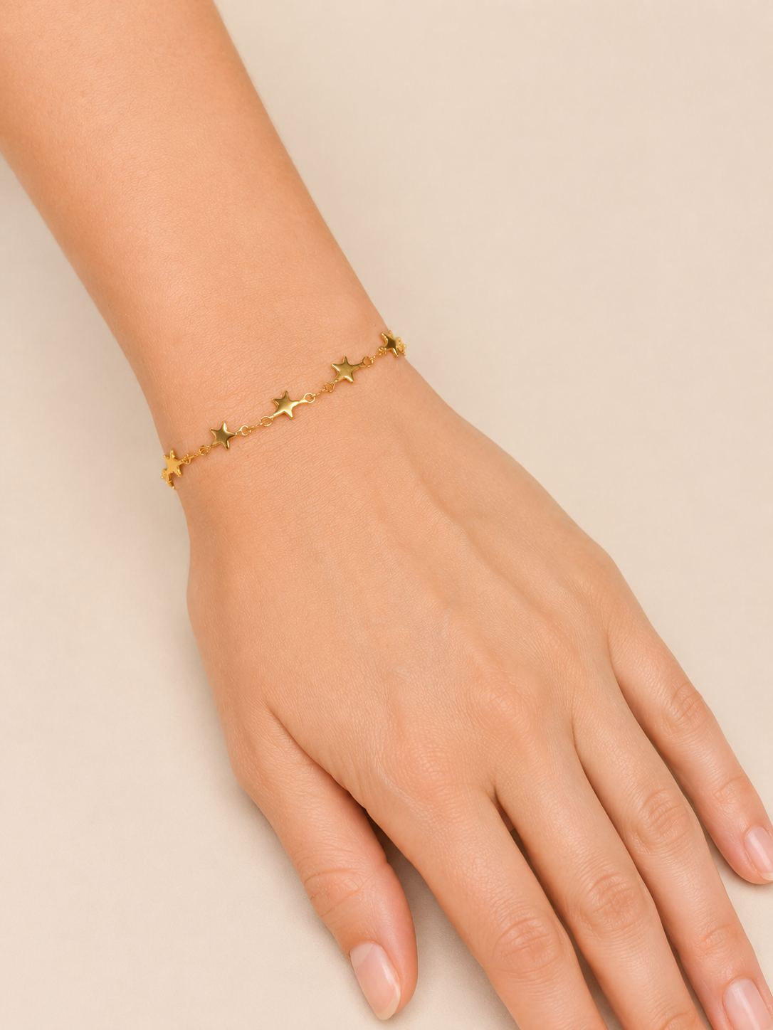 Eternos Acessórios - Pulseira Feminina Estrelas Dourada Regulável de 15 a 21 cm em Aço Inoxidável Pulseira Feminina Estrelas Dourada Regulável de 15 a 21 cm em Aço Inoxidável