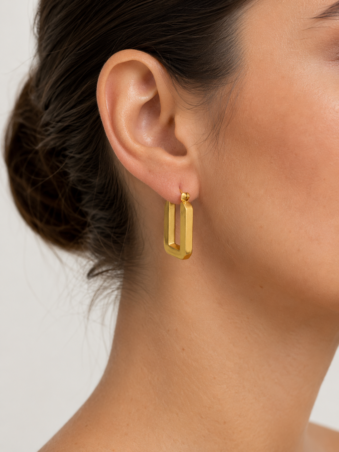 Eternos Acessórios - Brinco Feminino Argola U Dourado Aço Inoxidável 316L Brinco Feminino Argola U Dourado Aço Inoxidável 316L - Imagem 2