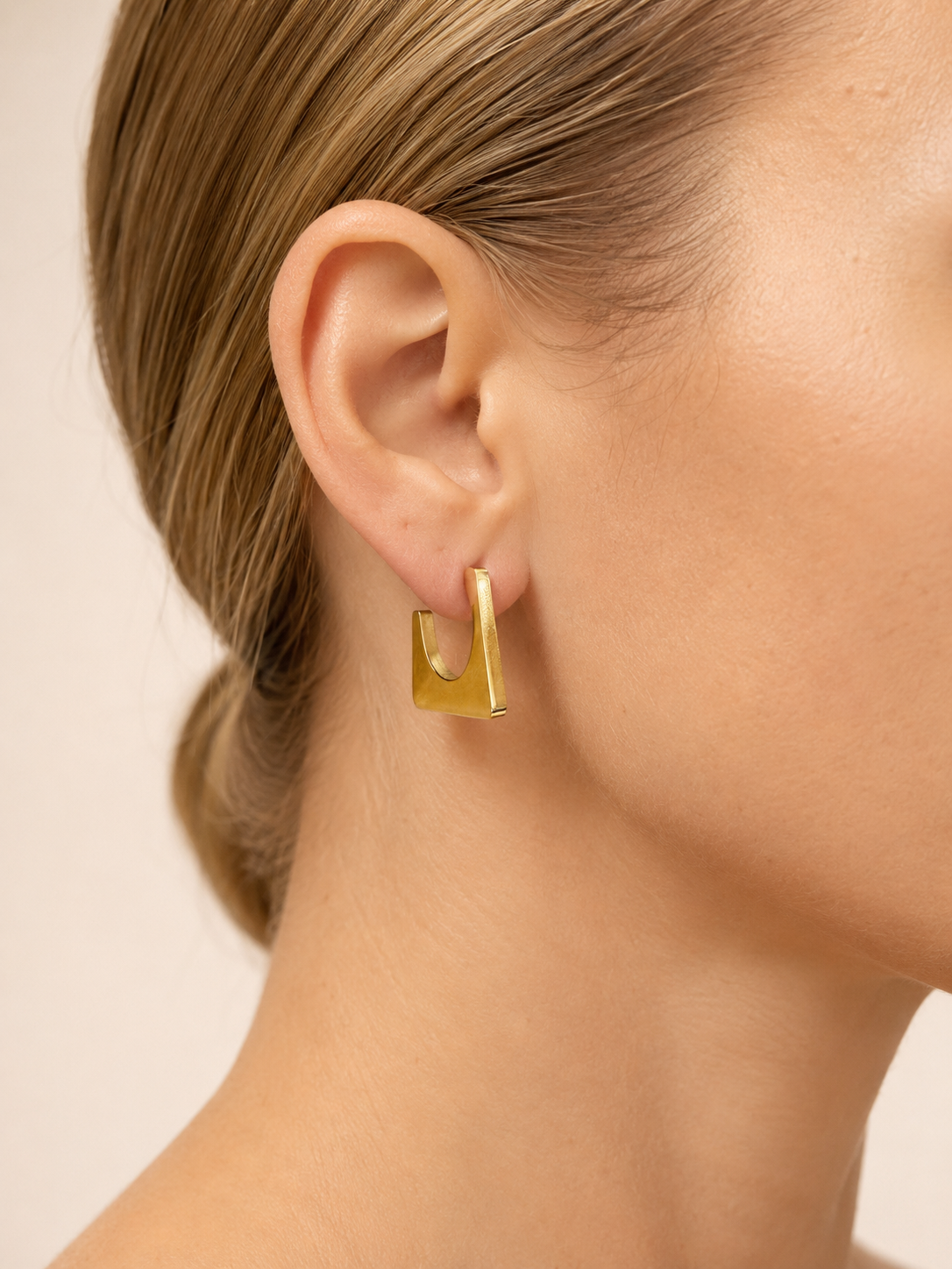 Eternos Acessórios - Brinco Feminino Argola Quadrada Dourado Aço Inoxidável 316L Brinco Feminino Argola Quadrada Dourado Aço Inoxidável 316L - Imagem 3