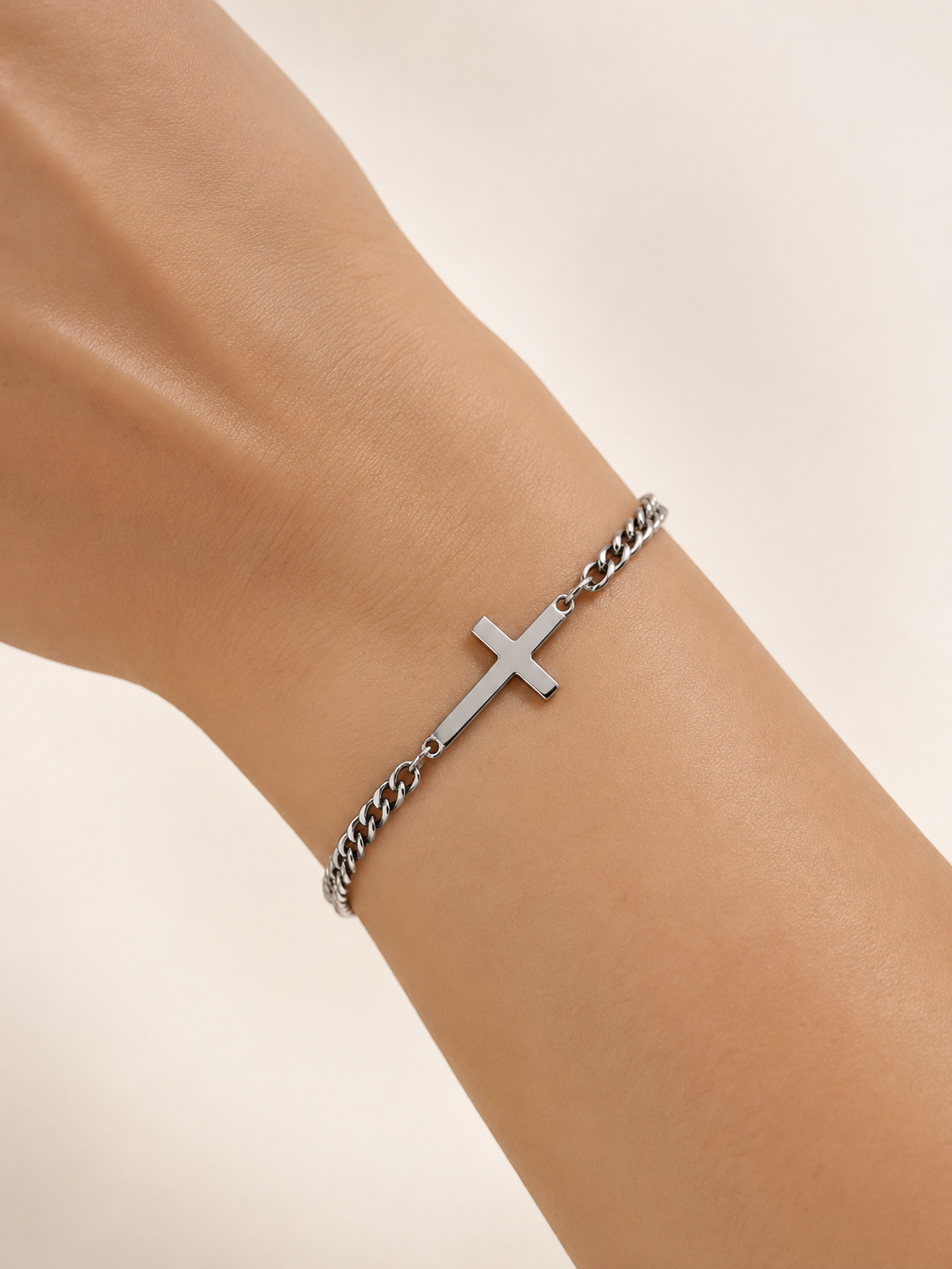 Eternos Acessórios - Pulseira Feminina Aço Inox 316L Corrente Groumet e Cruz Pulseira Feminina Aço Inox 316L Corrente Groumet e Cruz