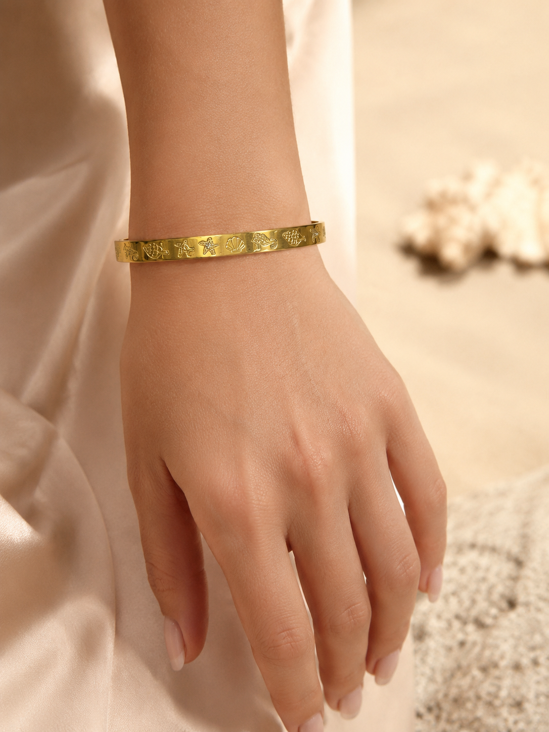Eternos Acessórios - Bracelete Feminino Liso Fino Mix do Mar Dourado em Aço Inox 316L Bracelete Feminino Liso Fino Mix do Mar Dourado em Aço Inox 316L
